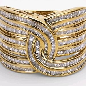 Luxurious Gold and Silver Women's Ring
